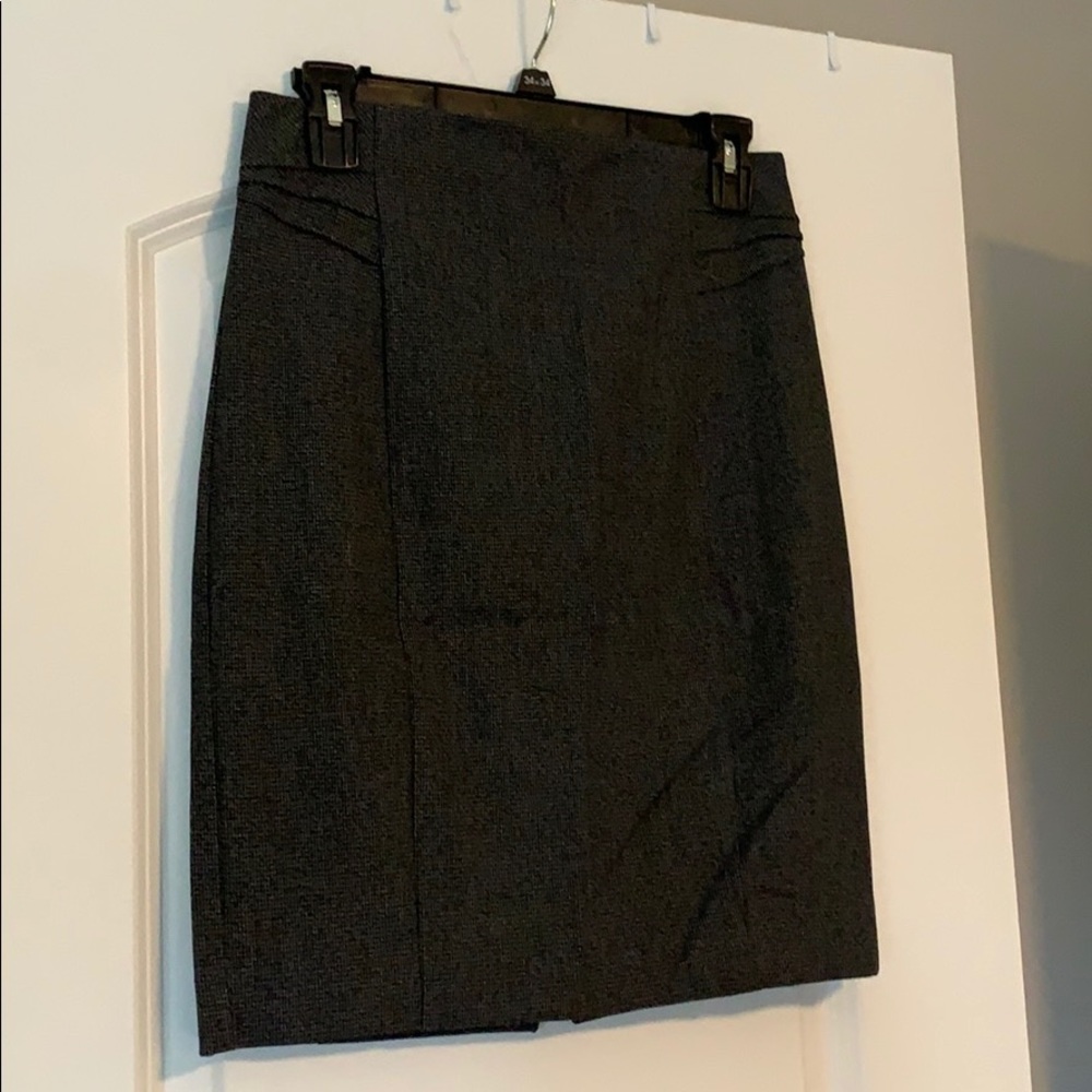 Express black and white skirt